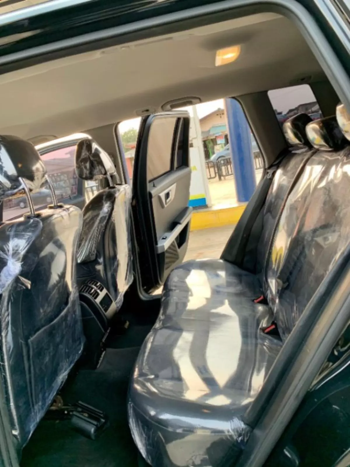 interiorBack