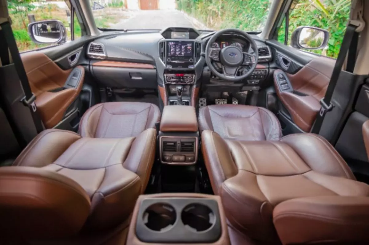 interiorFront