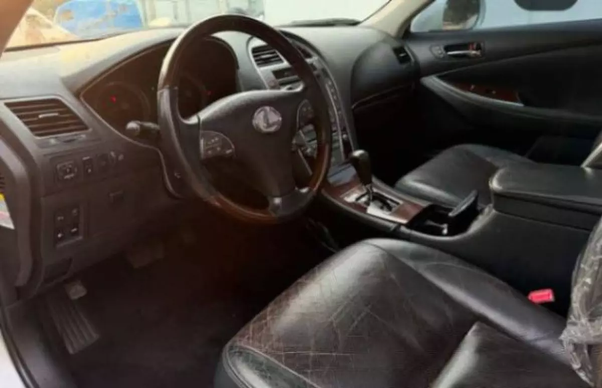 interiorFront