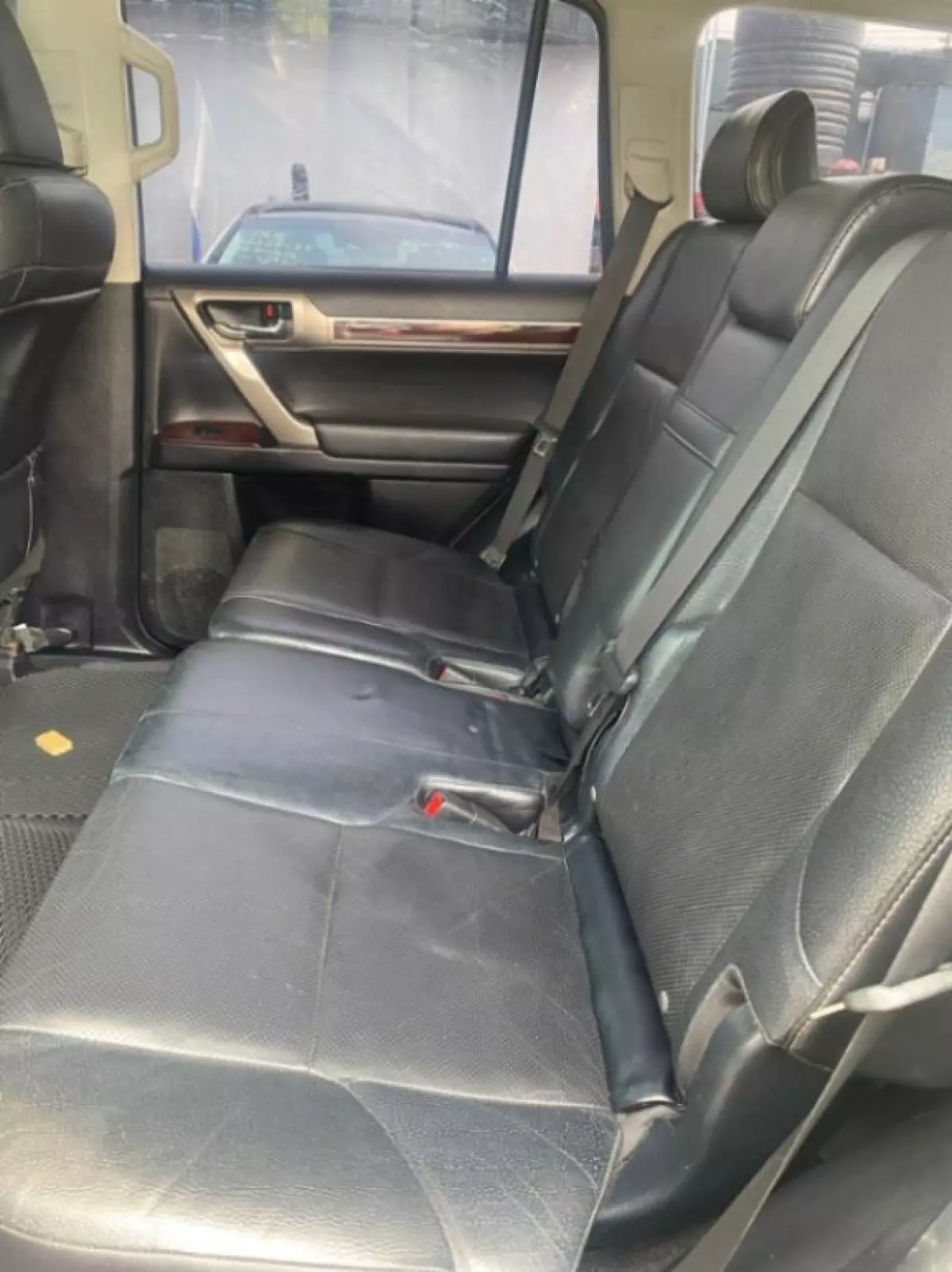 interiorBack