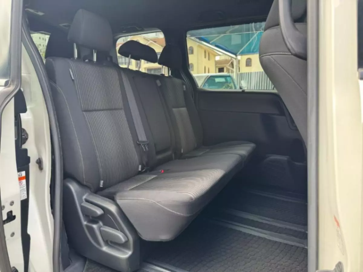 interiorBack
