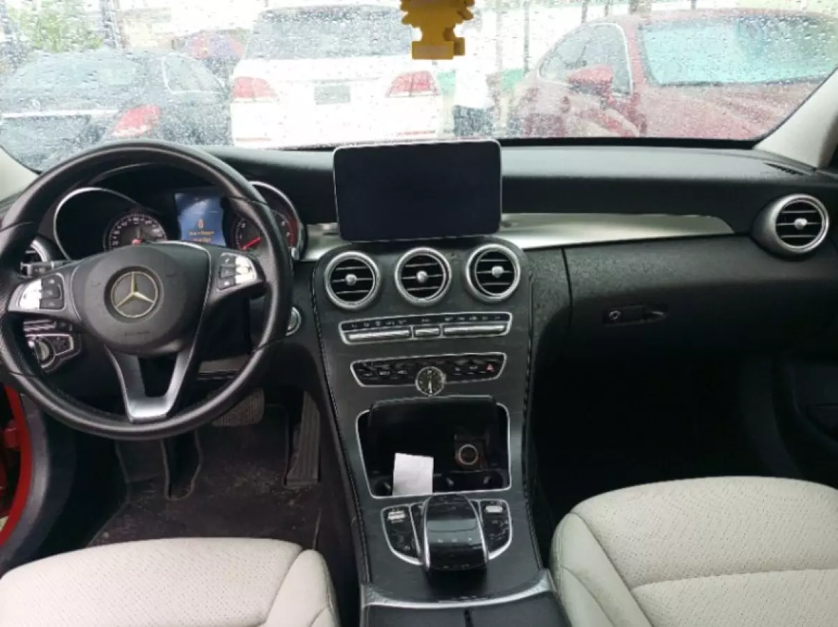 interiorFront