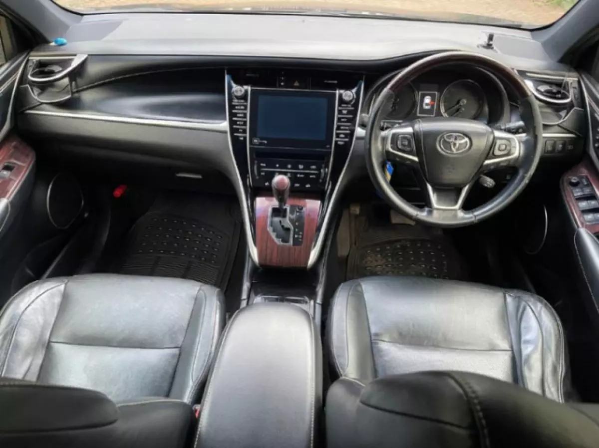 interiorFront