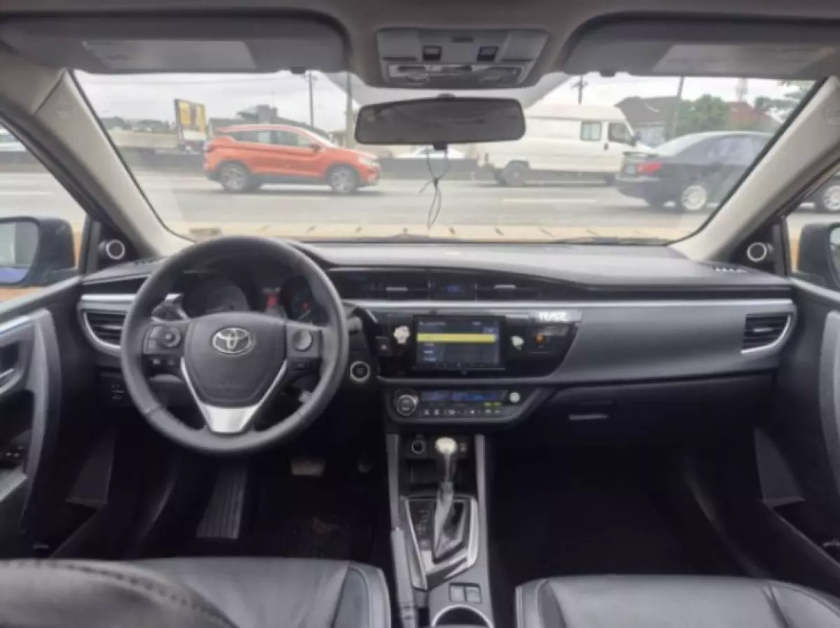 interiorFront