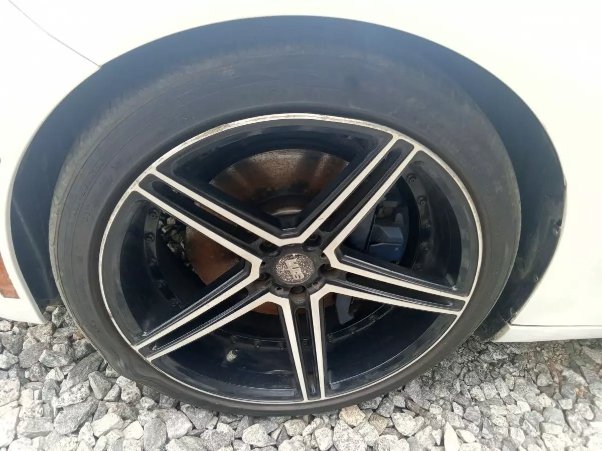 tyre2