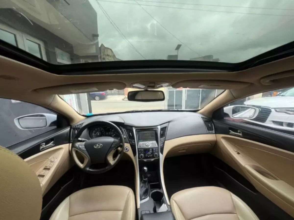 interiorFront
