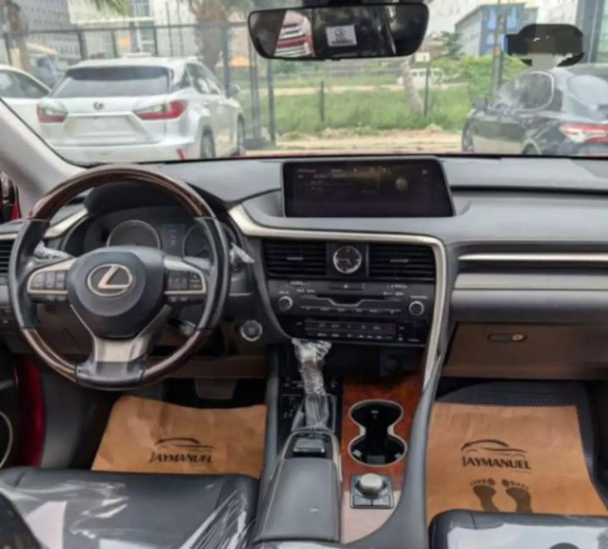 interiorFront
