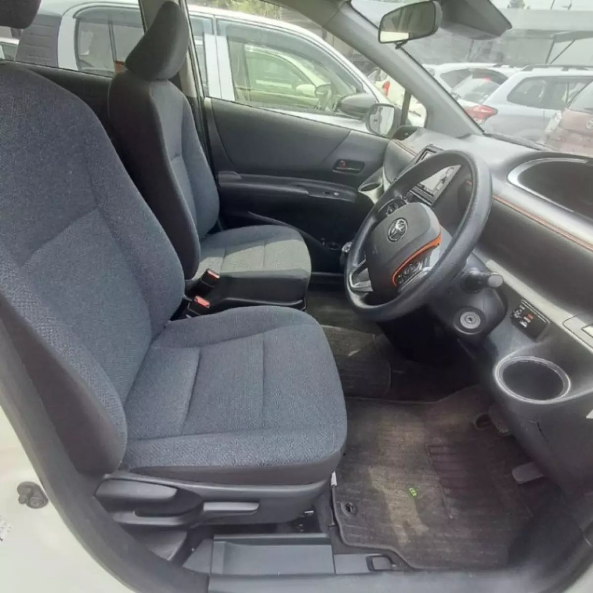 interiorFront