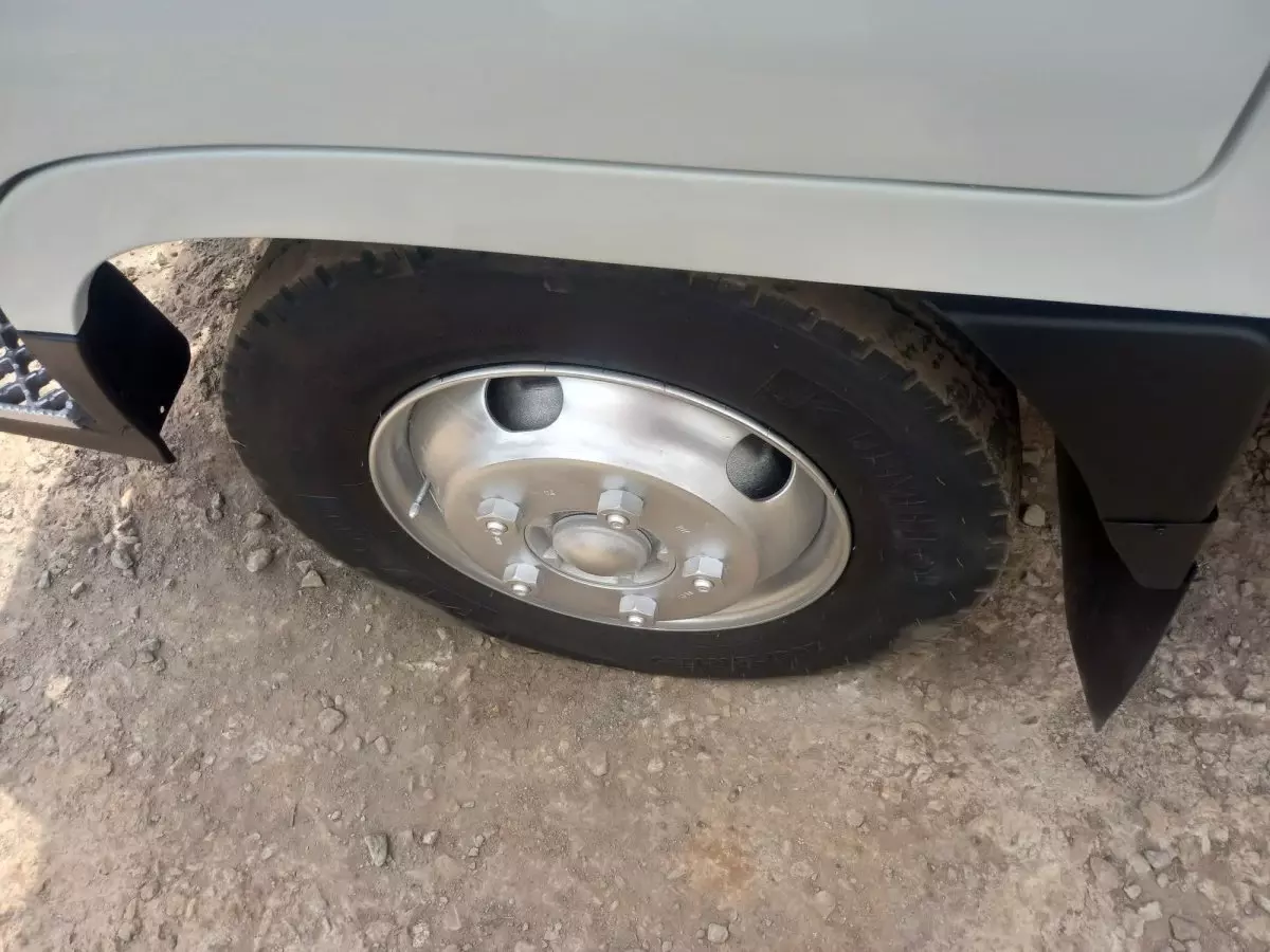 tyre1