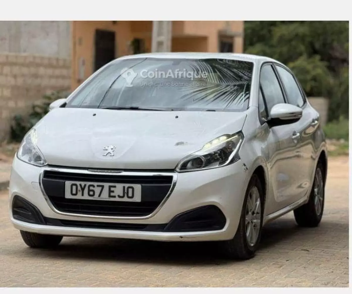 Peugeot 208   - 2017