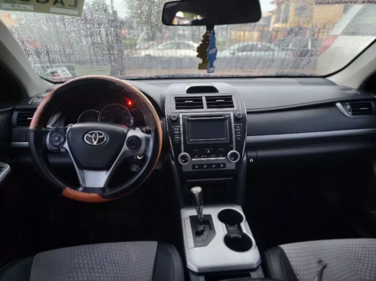 interiorFront