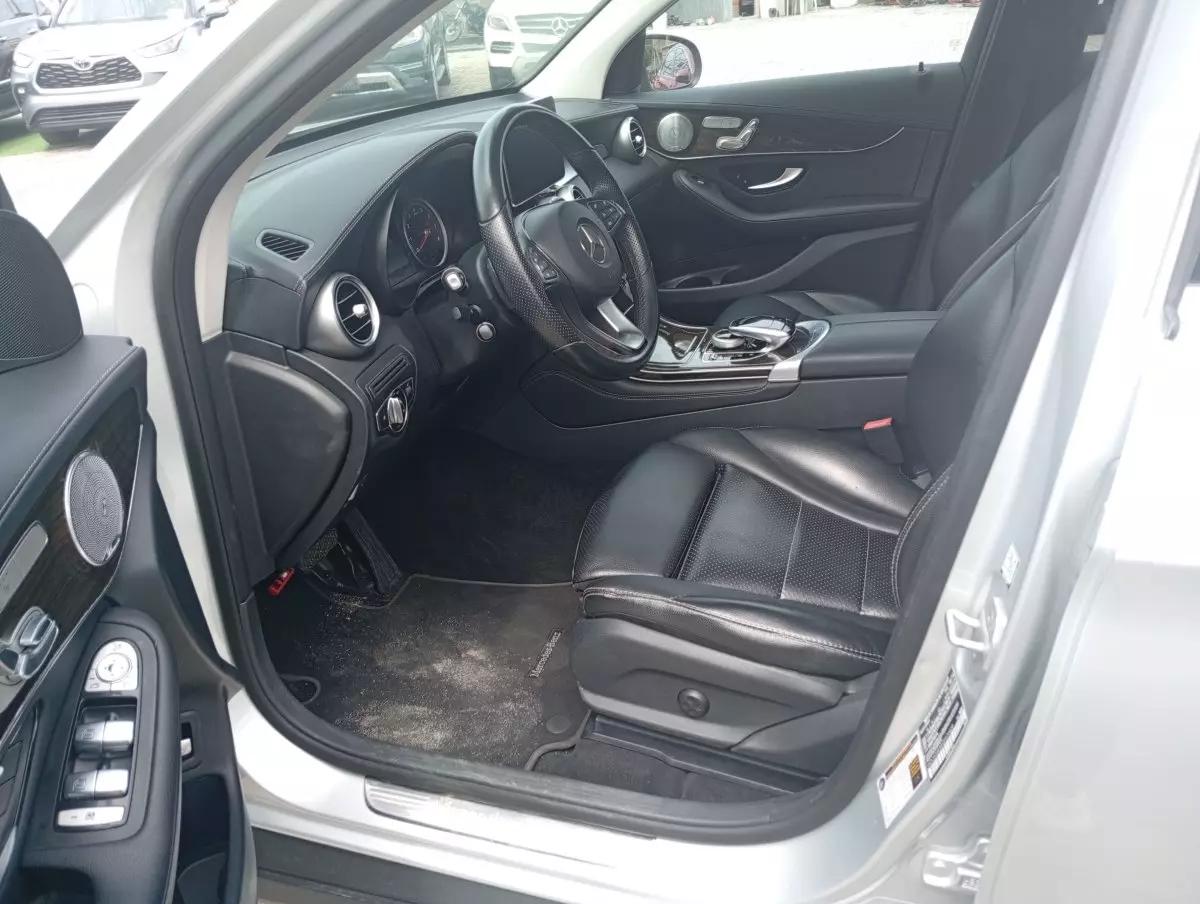 interiorBack