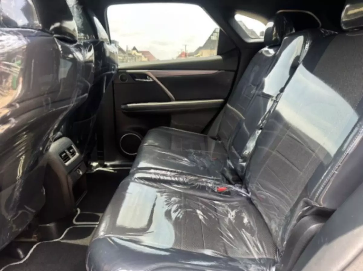 interiorBack