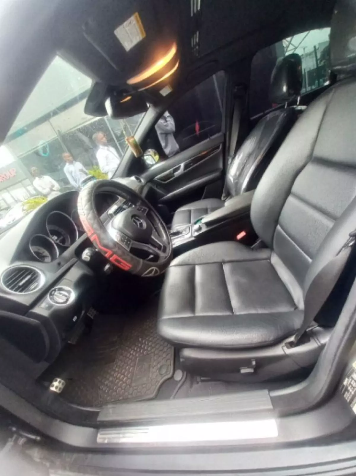 interiorFront