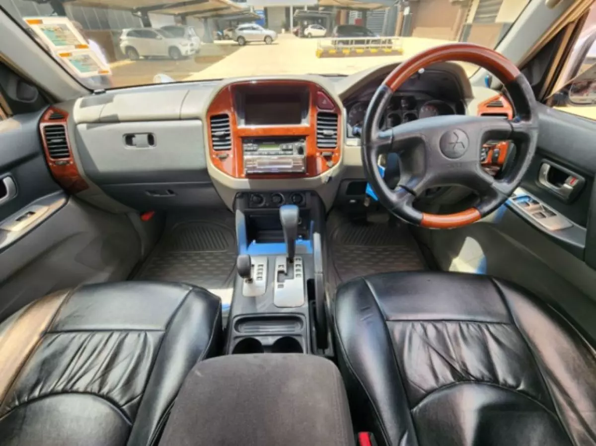 interiorFront