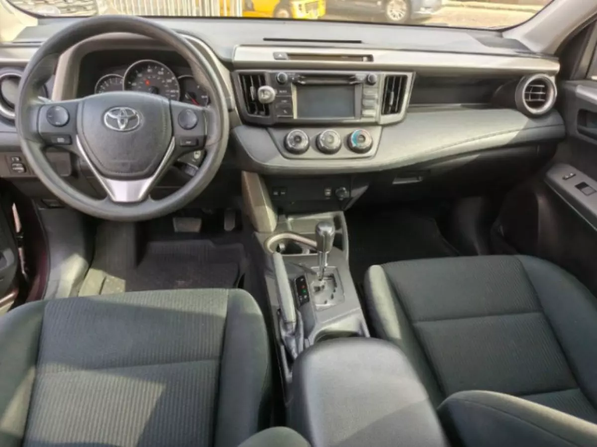 interiorFront