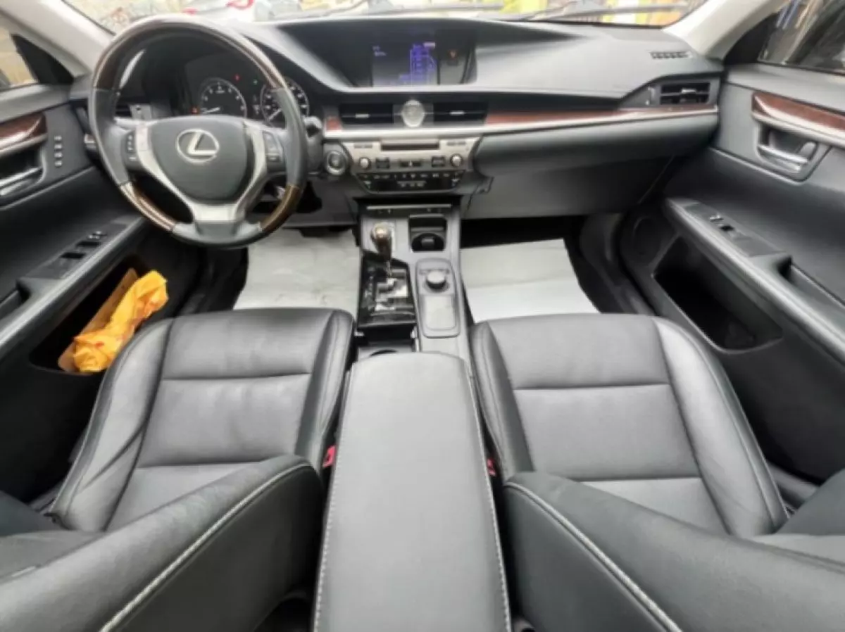 interiorFront