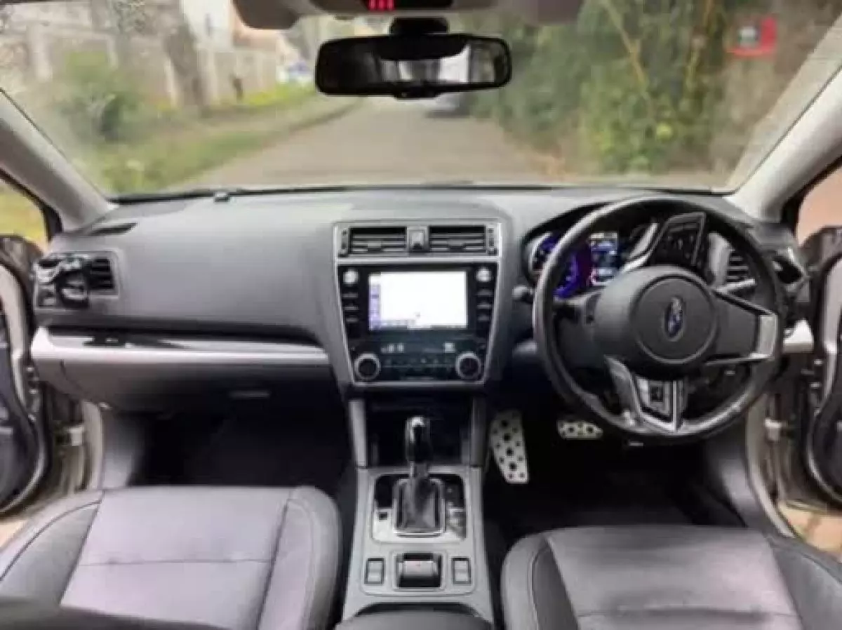 interiorFront