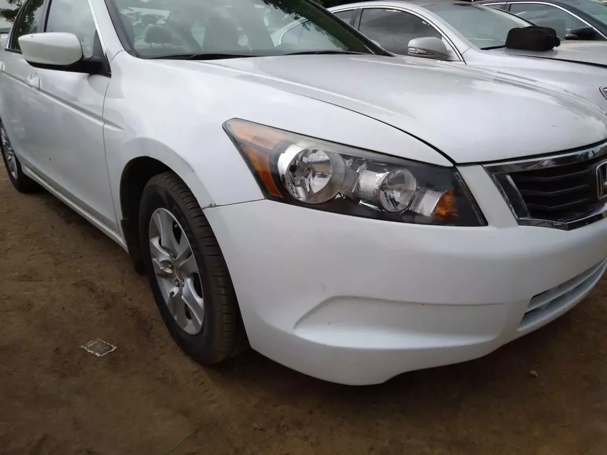 Honda Accord - 2009