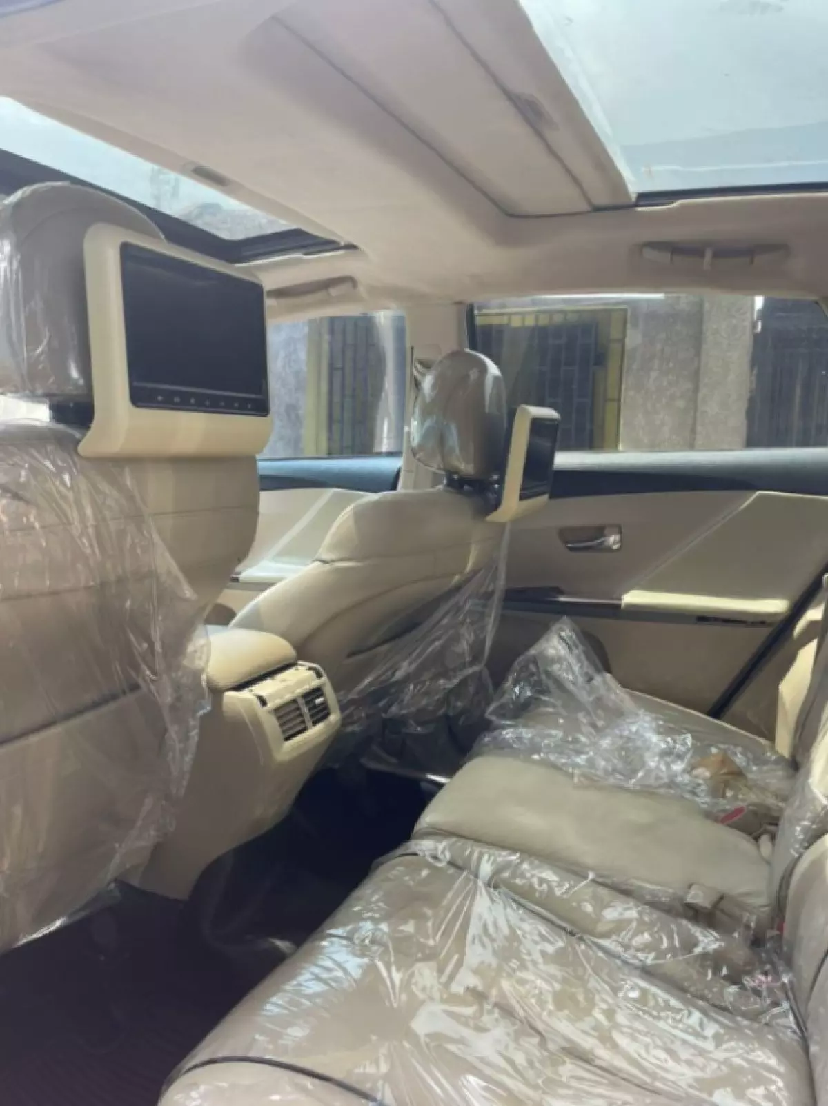 interiorBack