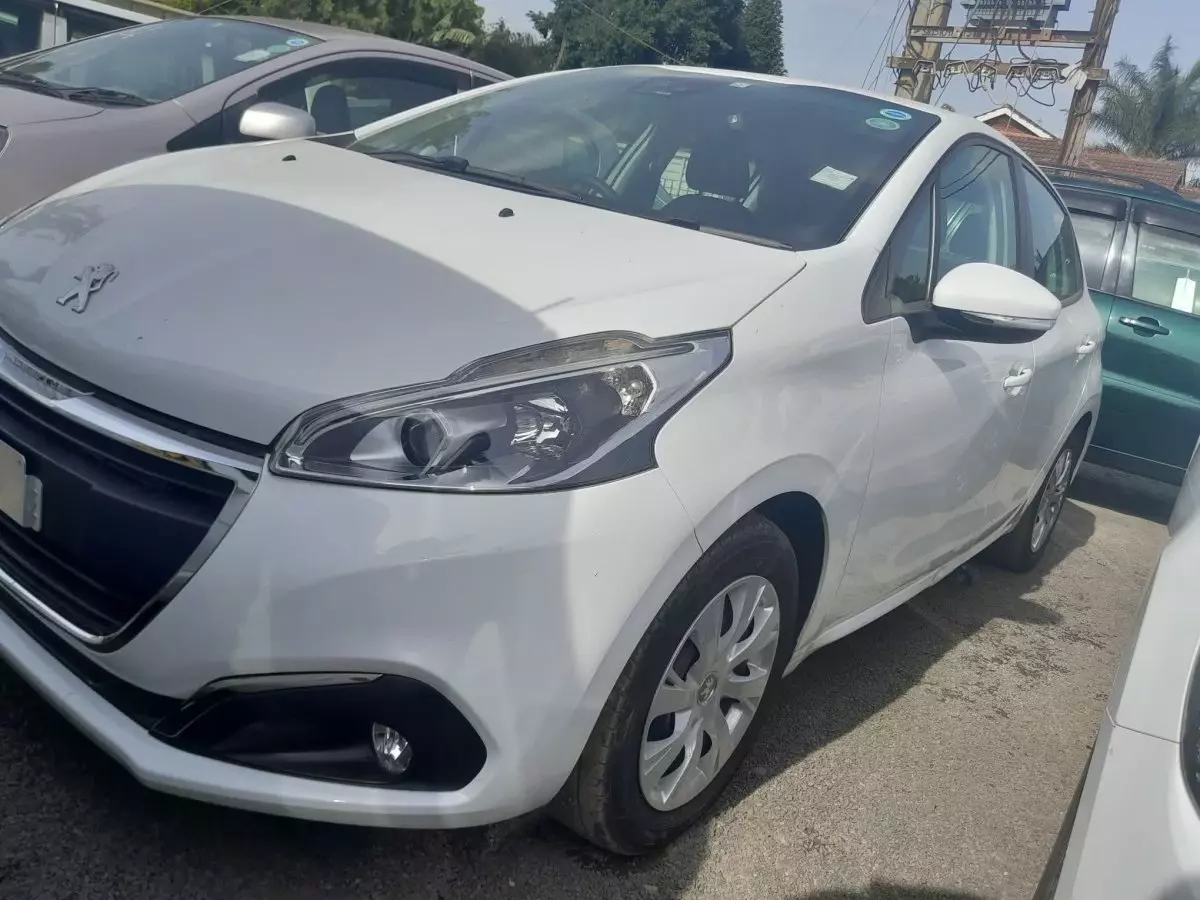 Peugeot 208 - 2015