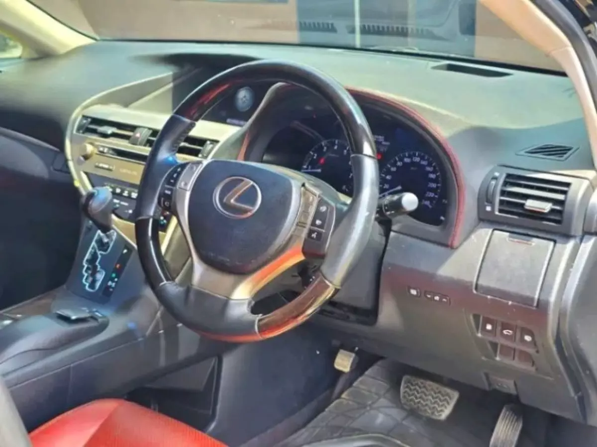 interiorFront