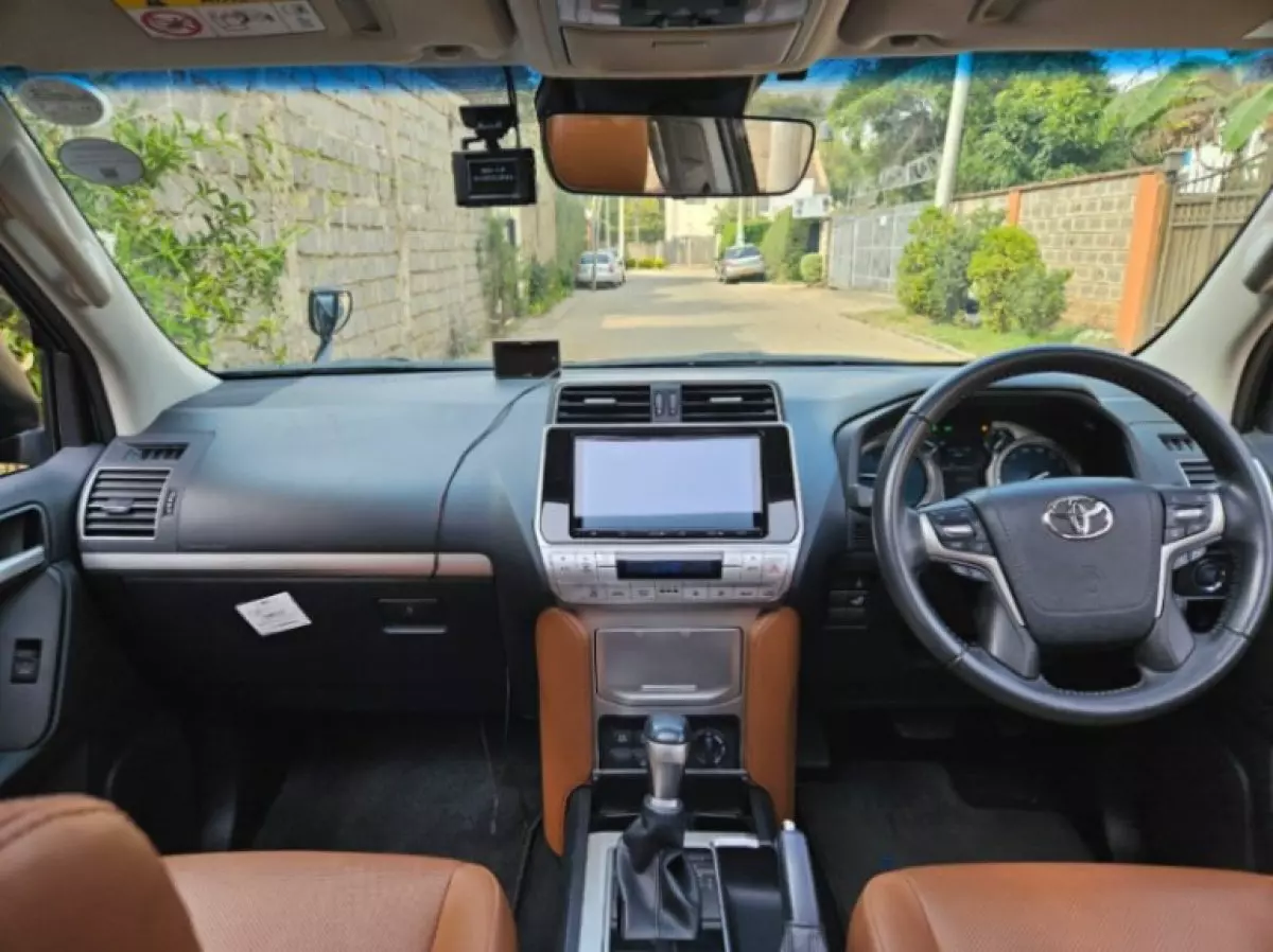 interiorFront