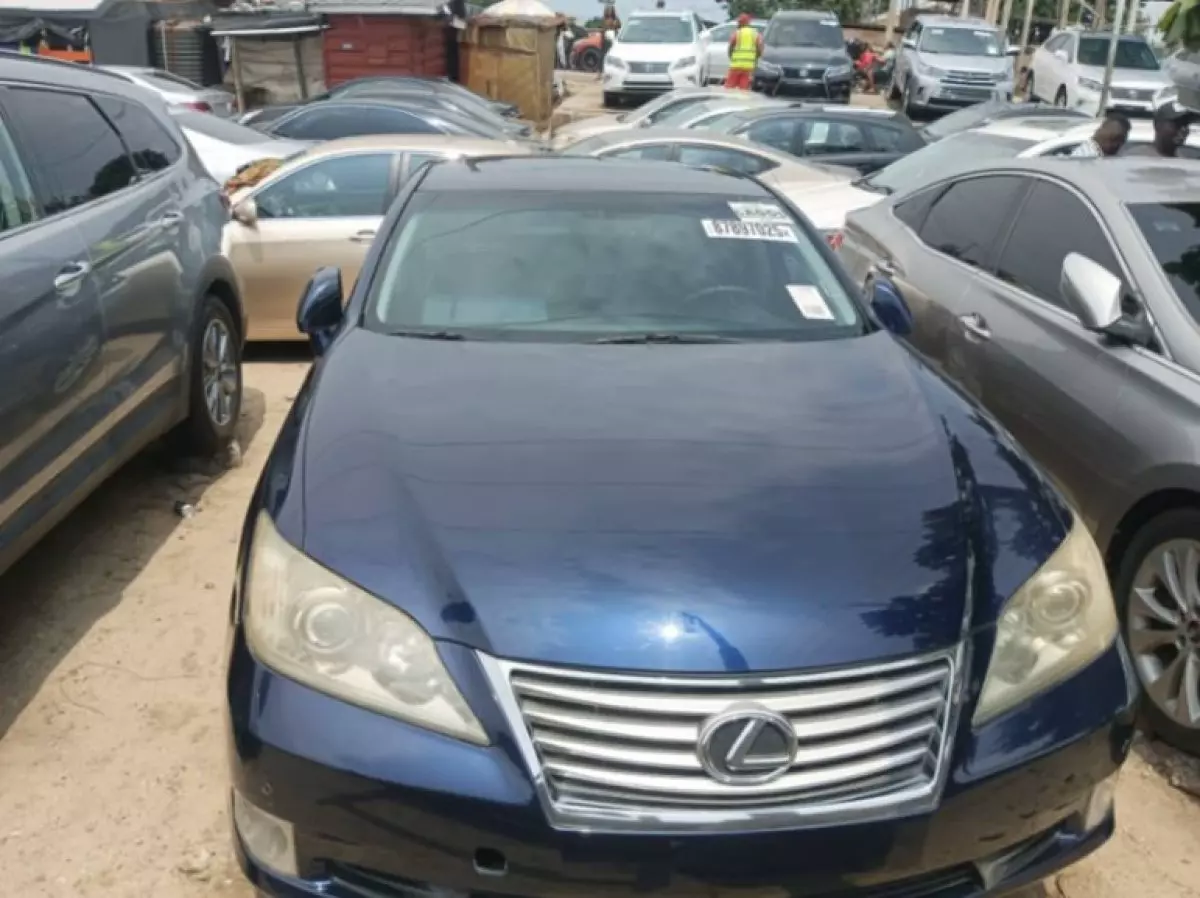 Toyota Camry - 2011