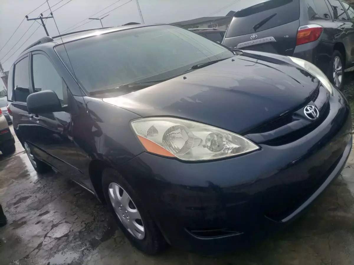 Toyota Sienna - 2007
