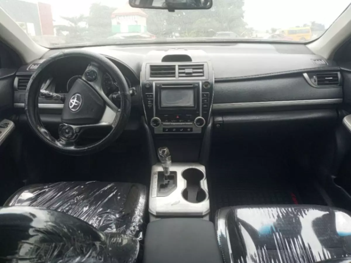 interiorFront
