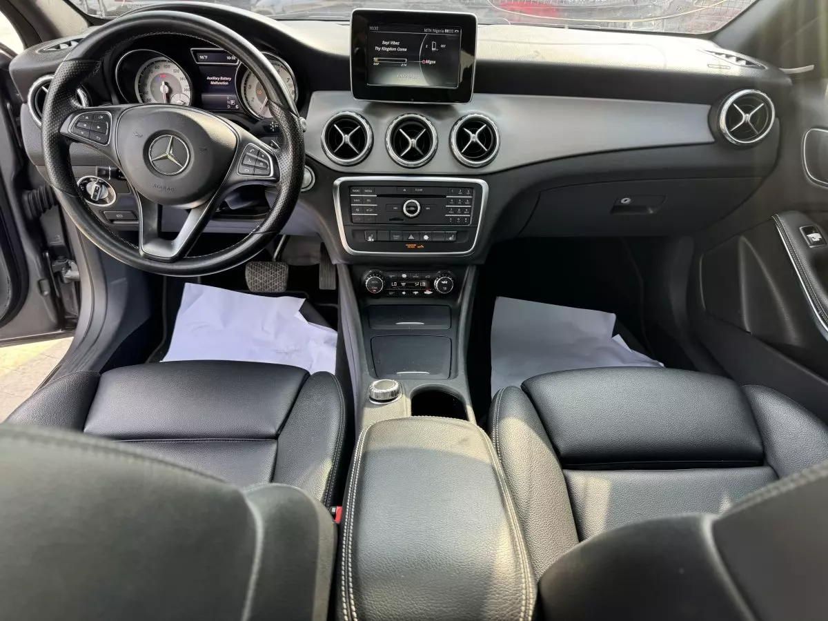 interiorFront