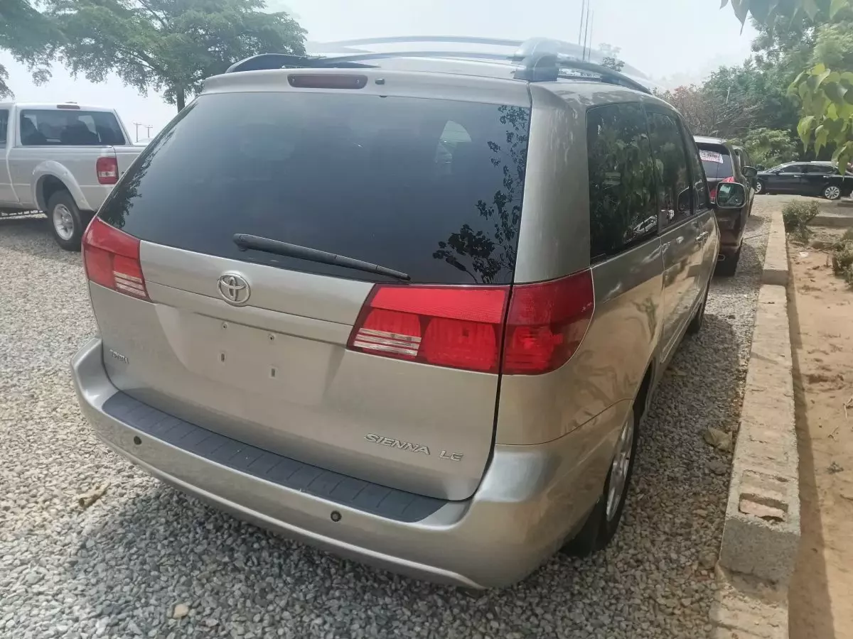 car Right Back