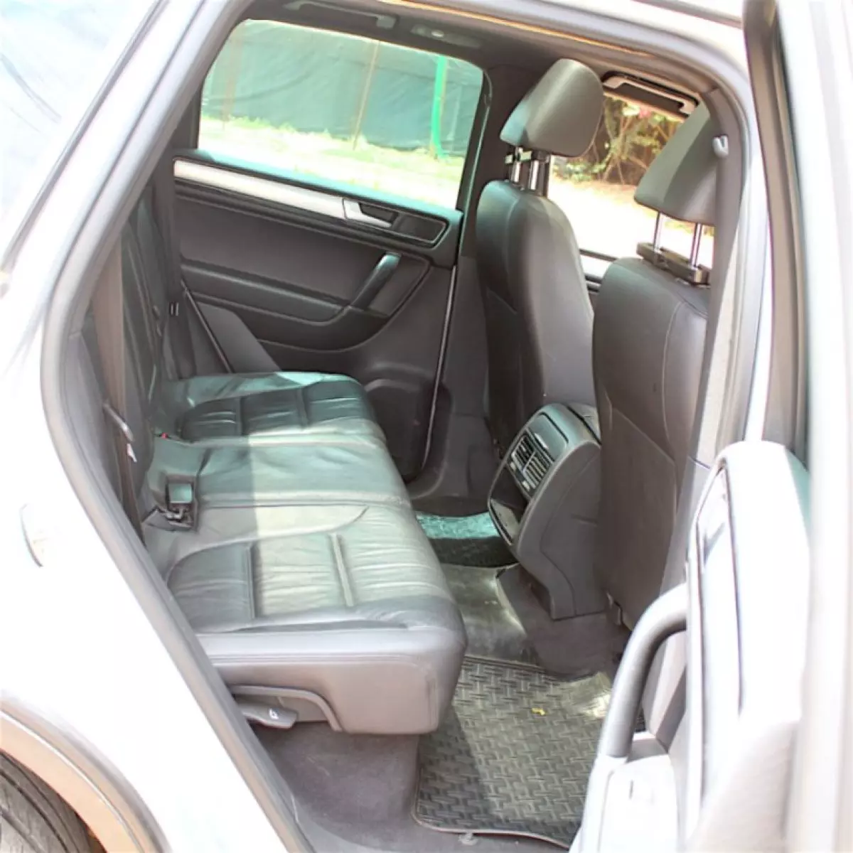 interiorBack