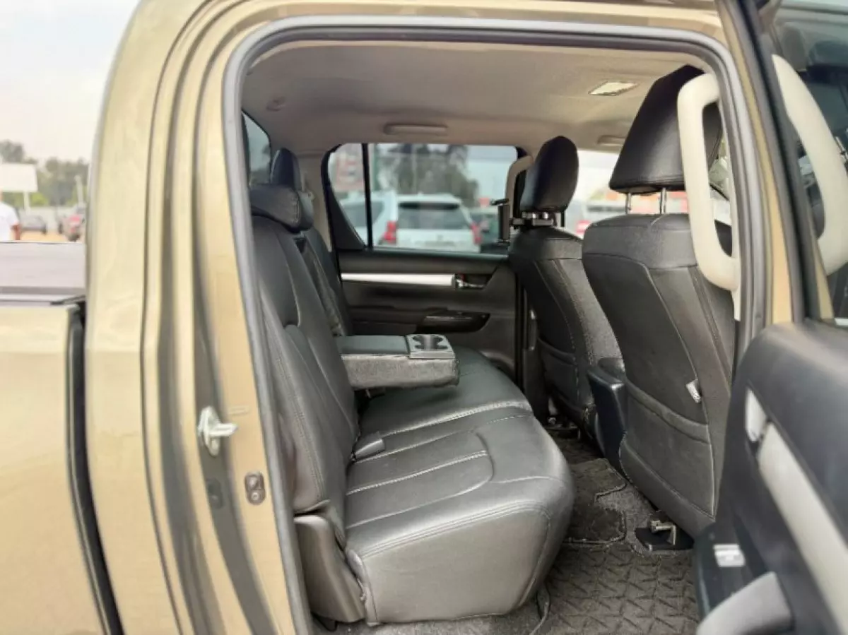 interiorBack