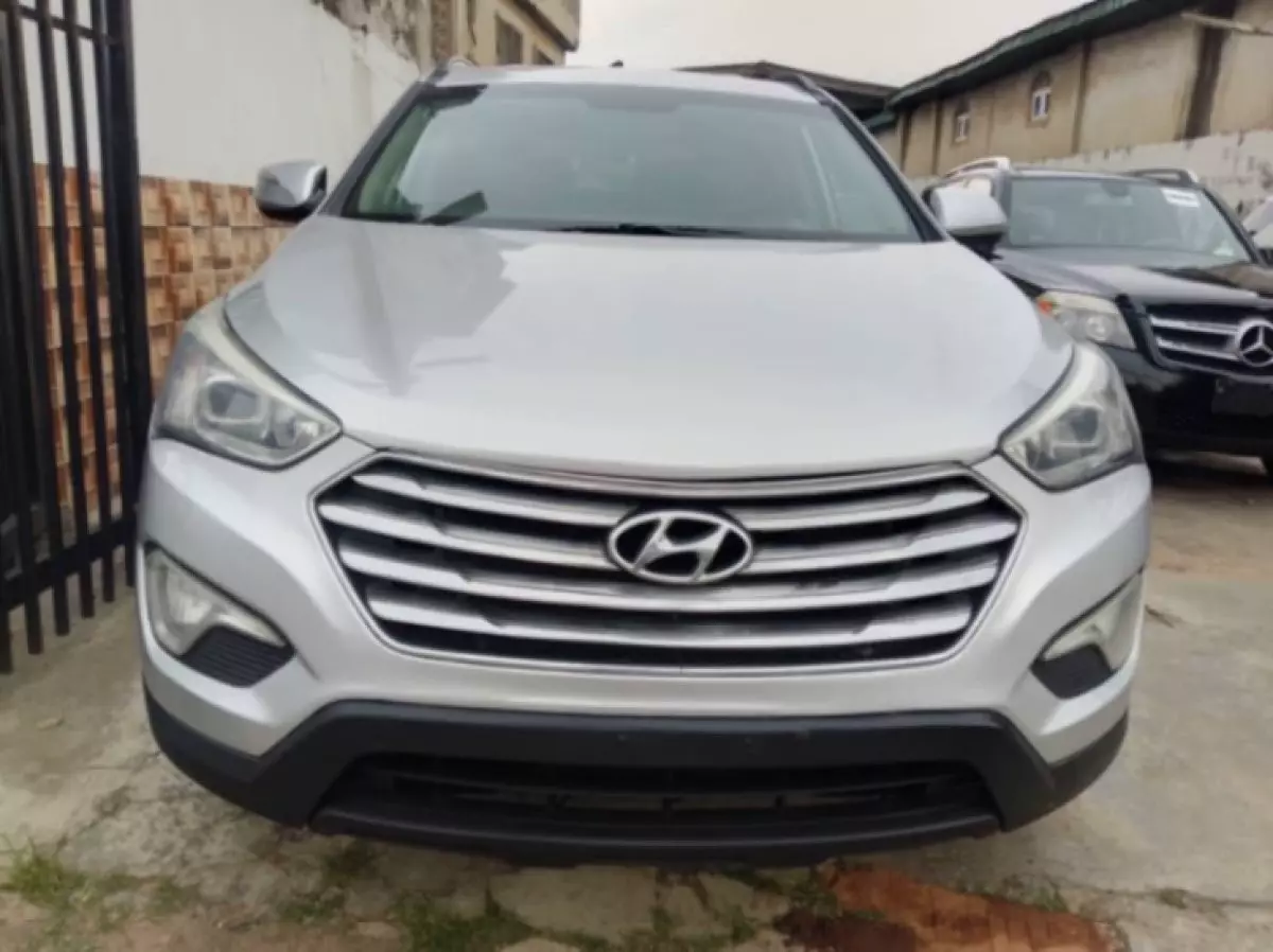 Hyundai Santa Fe   - 2014