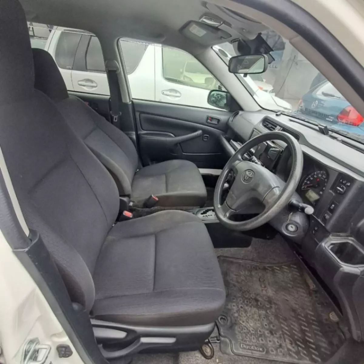 interiorFront