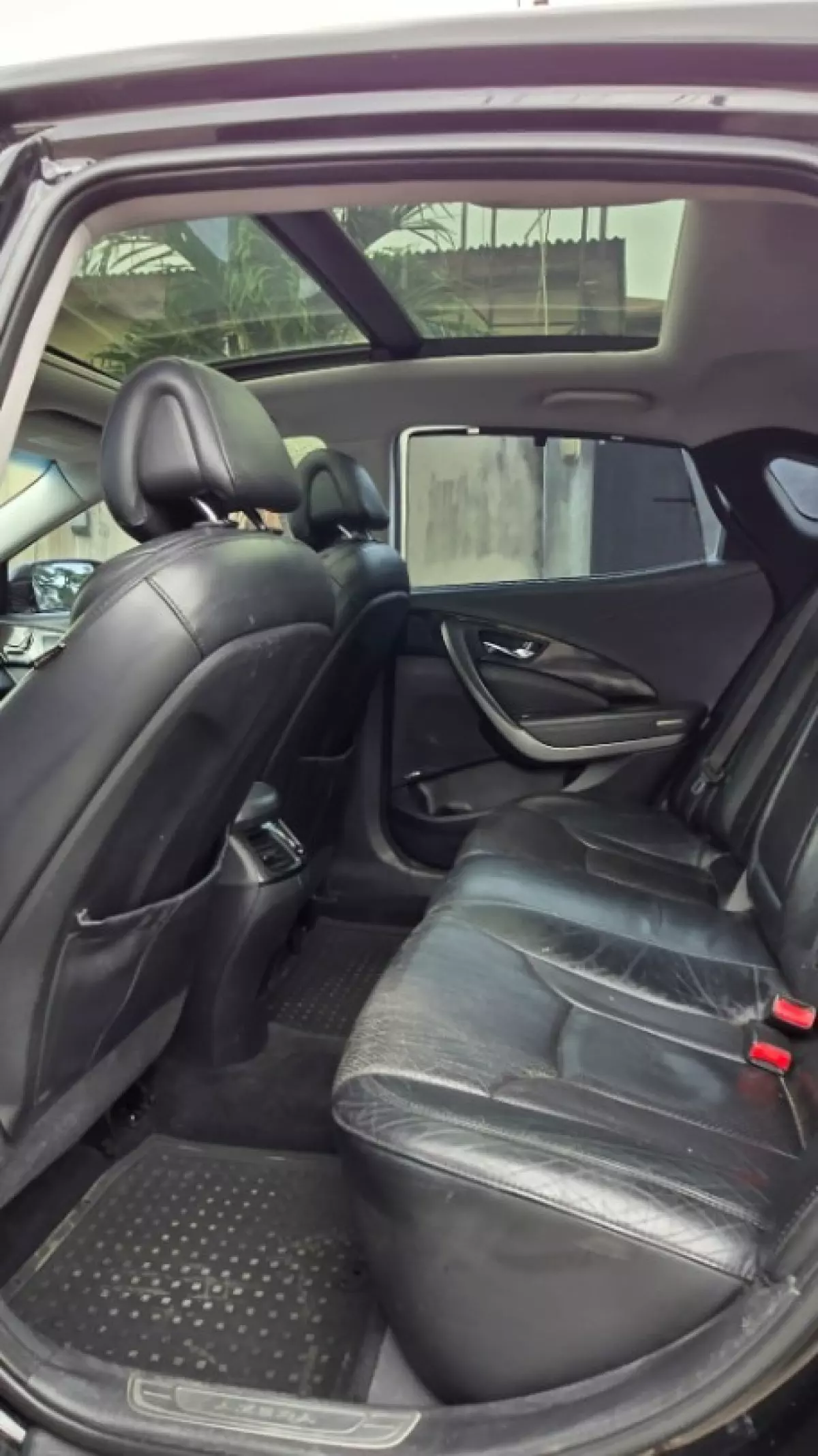 interiorBack