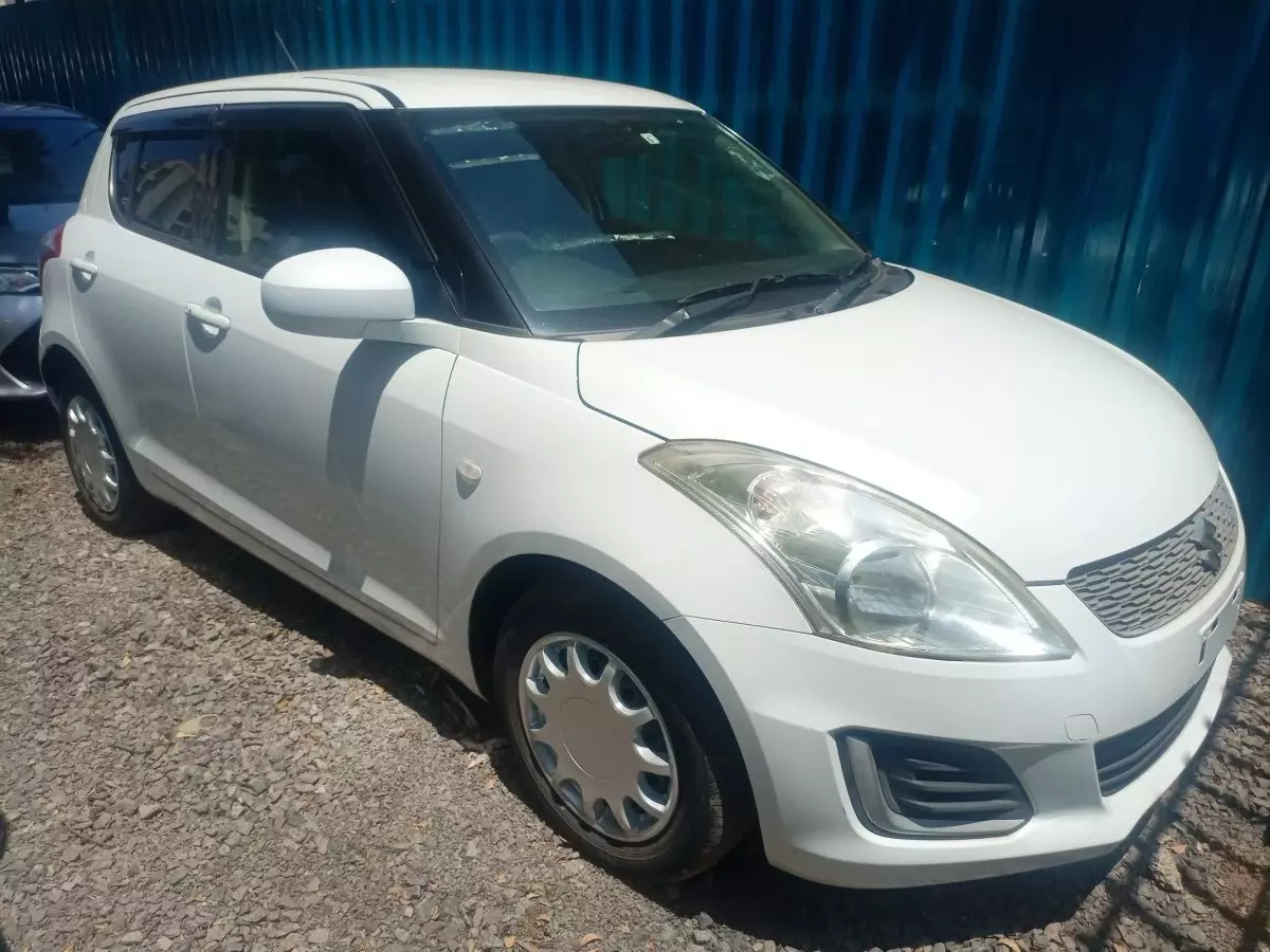 SUZUKI Swift - 2015