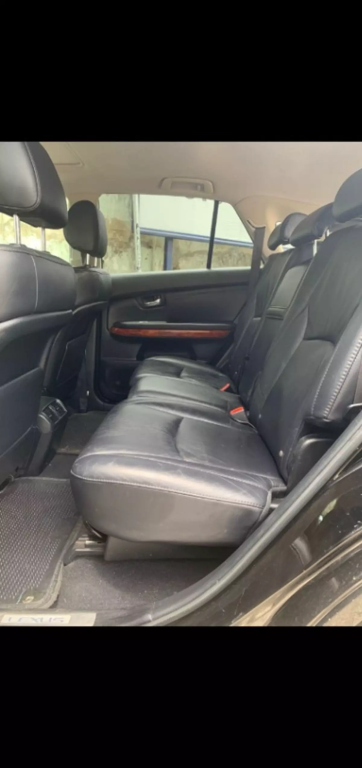 interiorBack