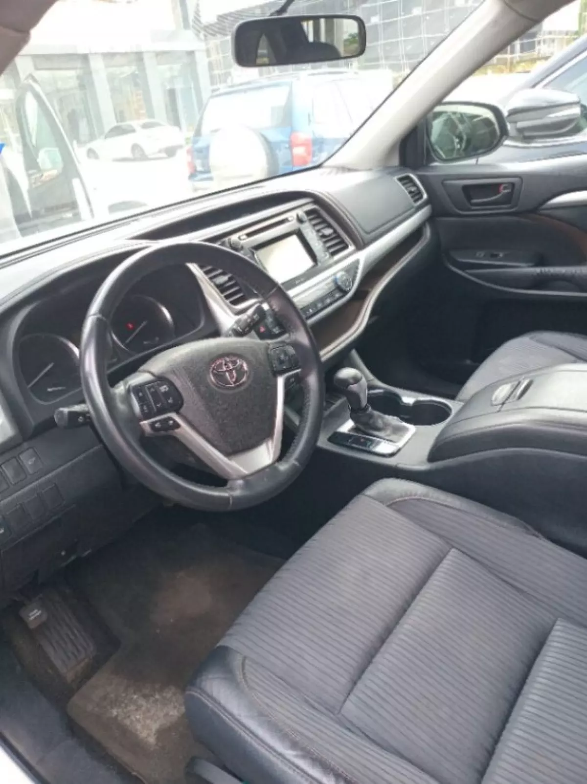 interiorFront