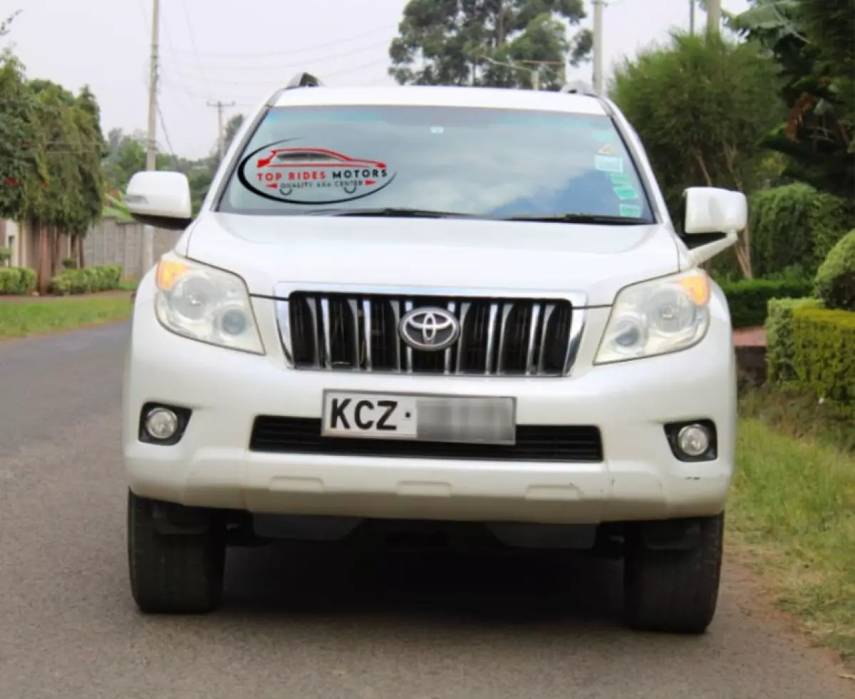 Toyota Land Cruiser Prado TX L - 2013