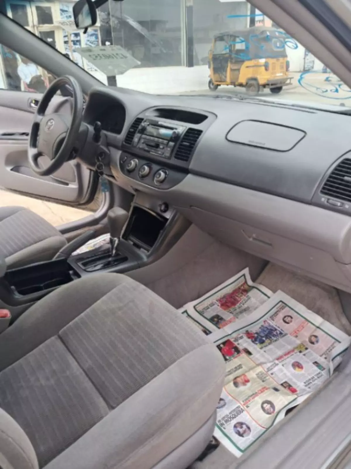 interiorFront