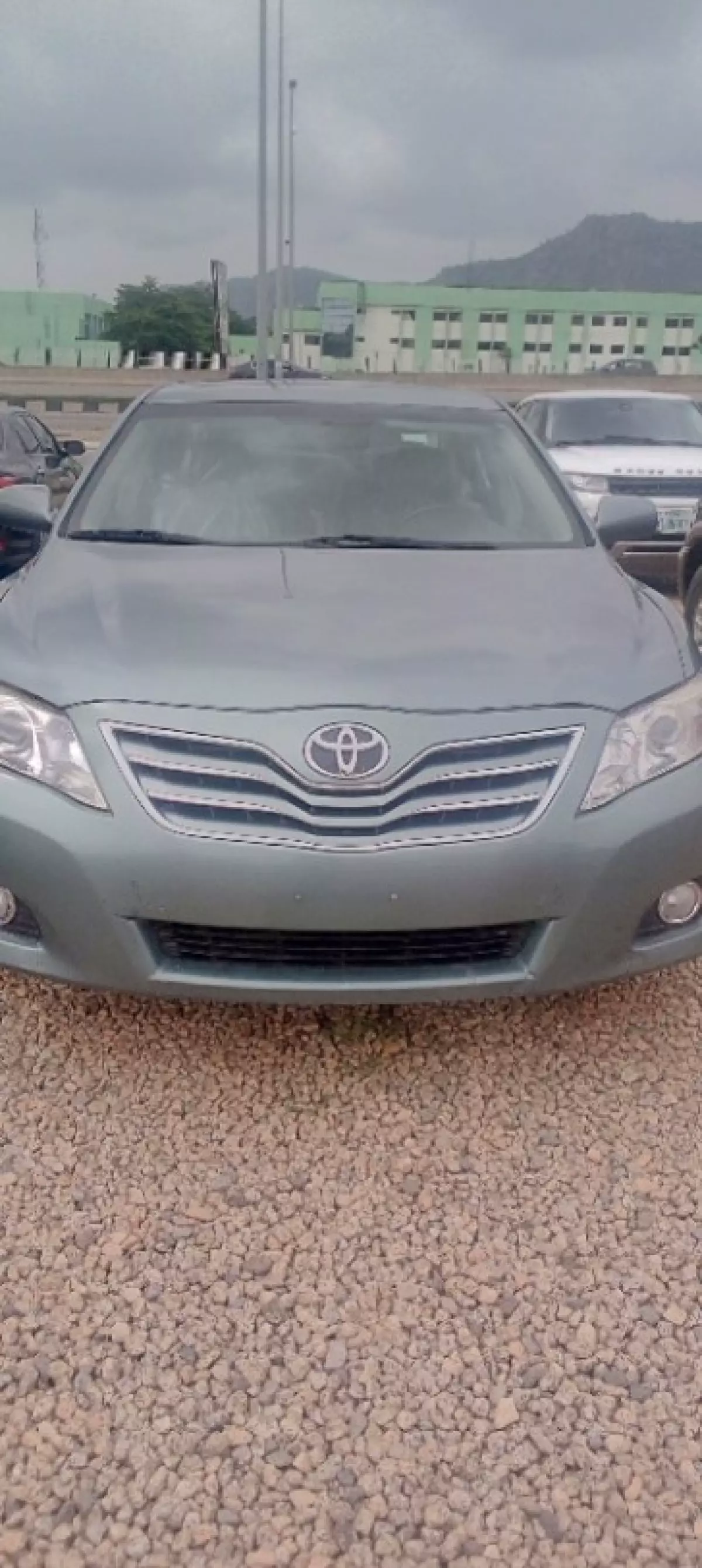 Toyota Camry - 2010