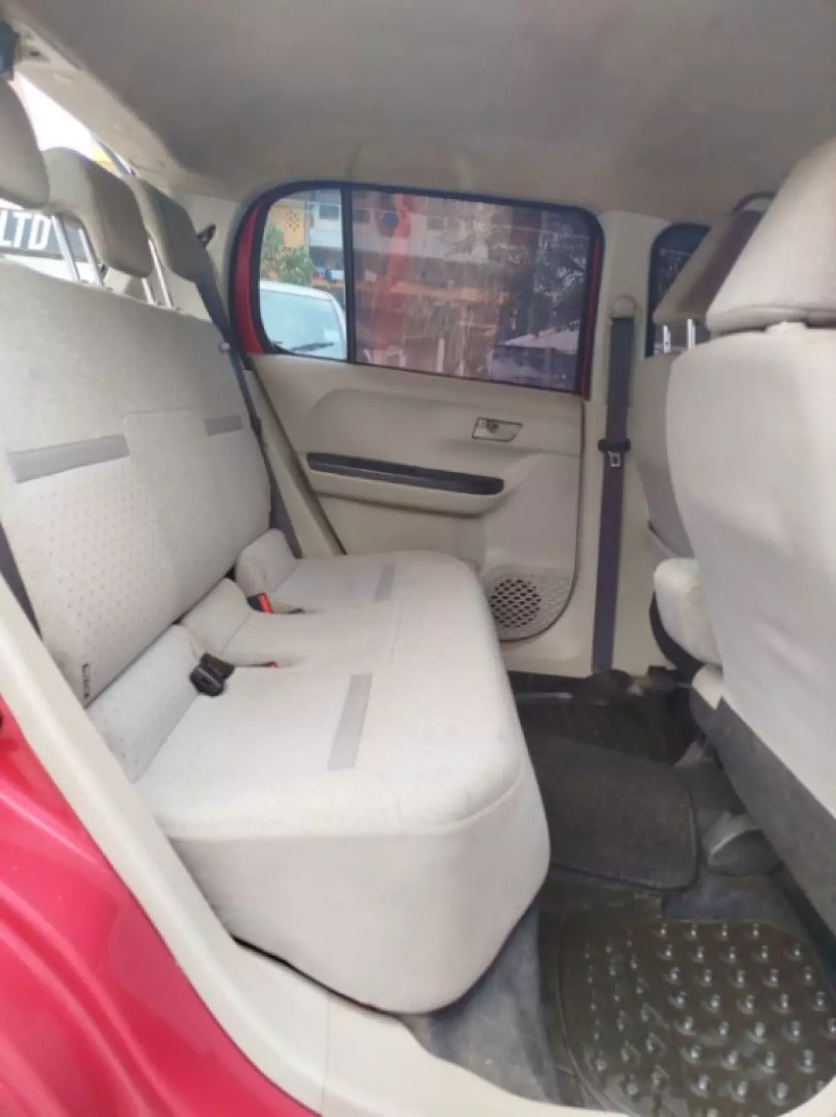 interiorBack