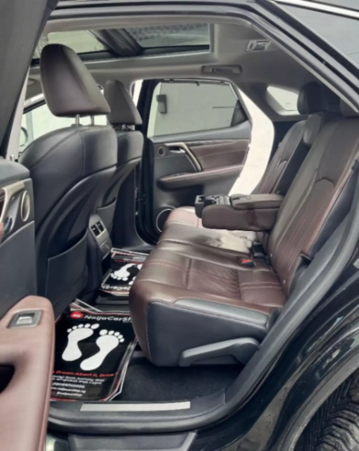 interiorBack