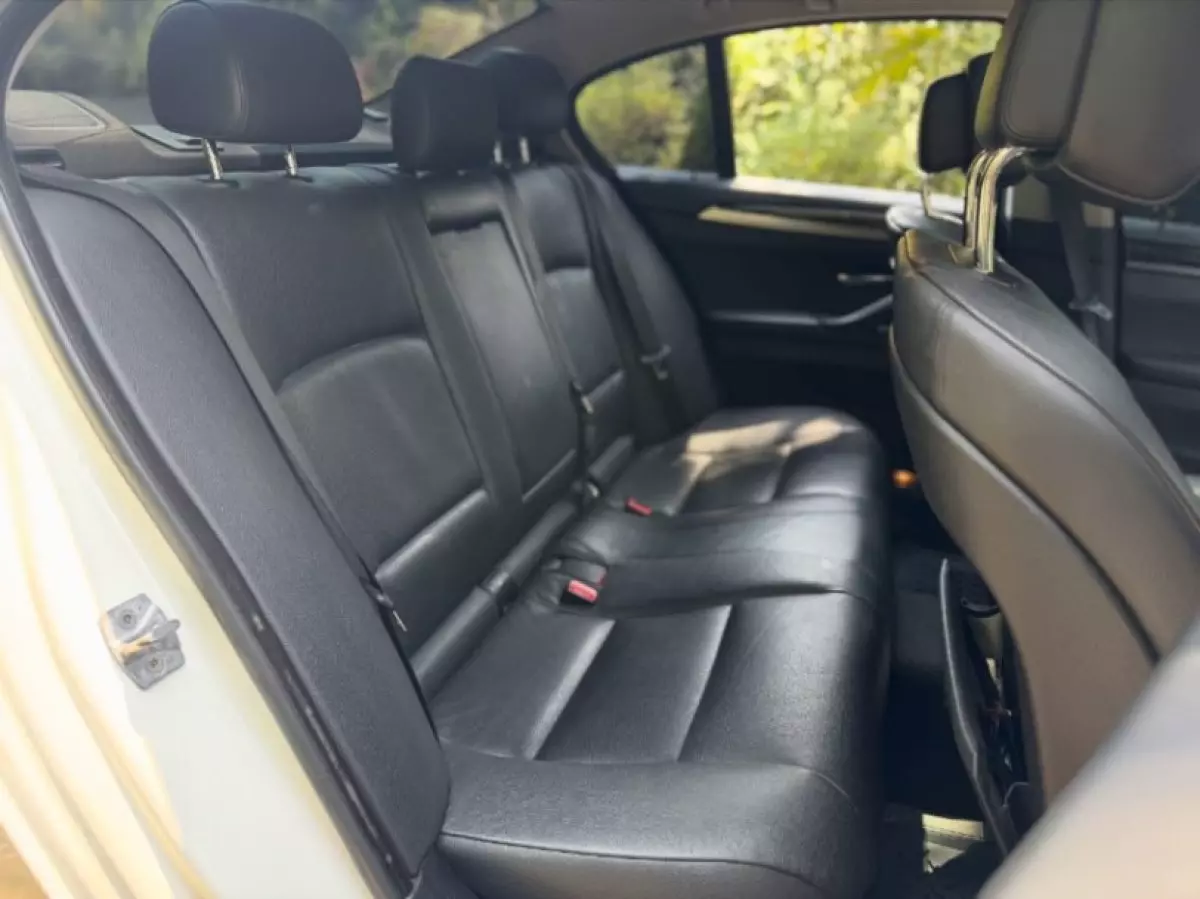 interiorBack
