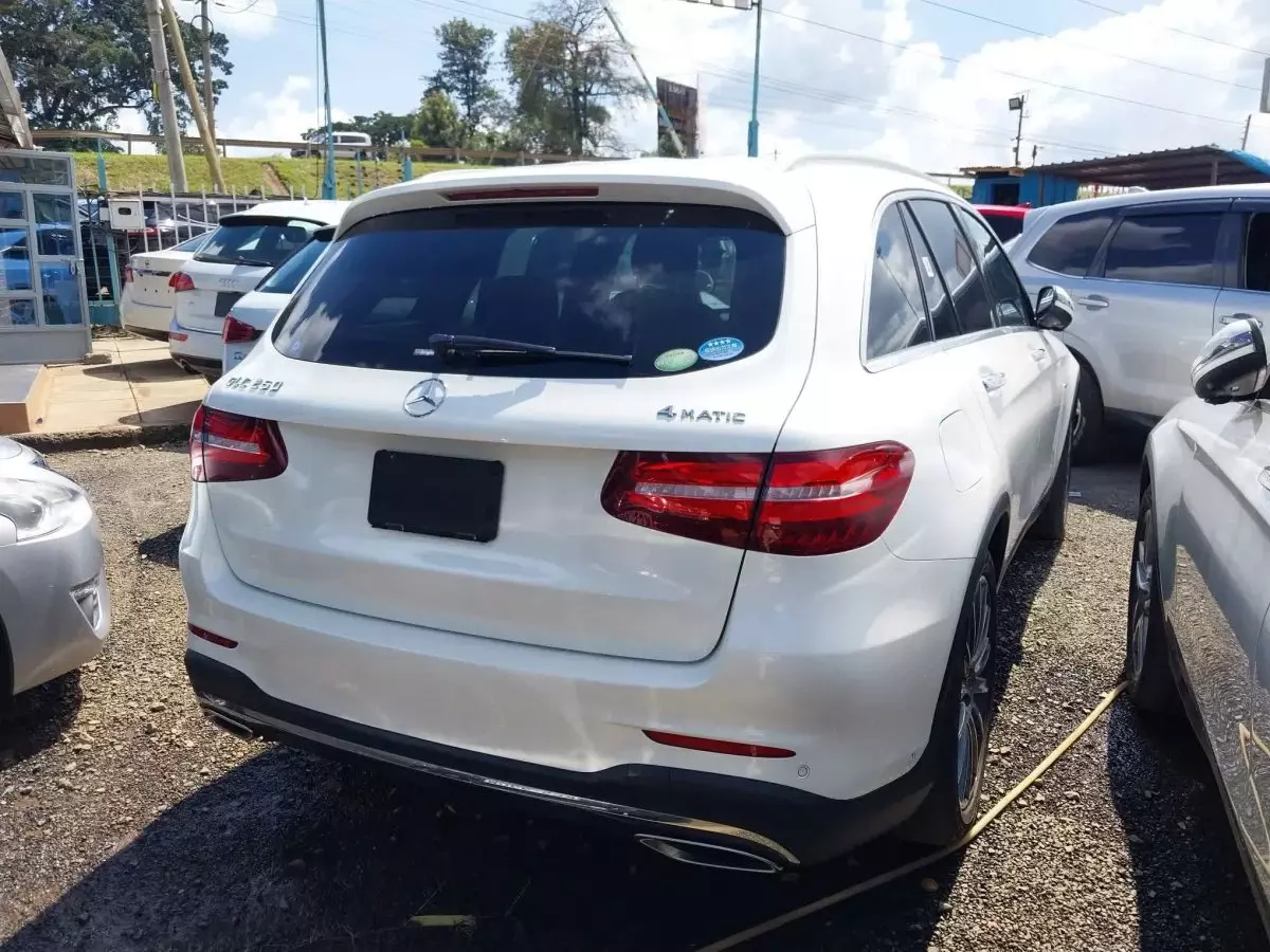 car Right Back