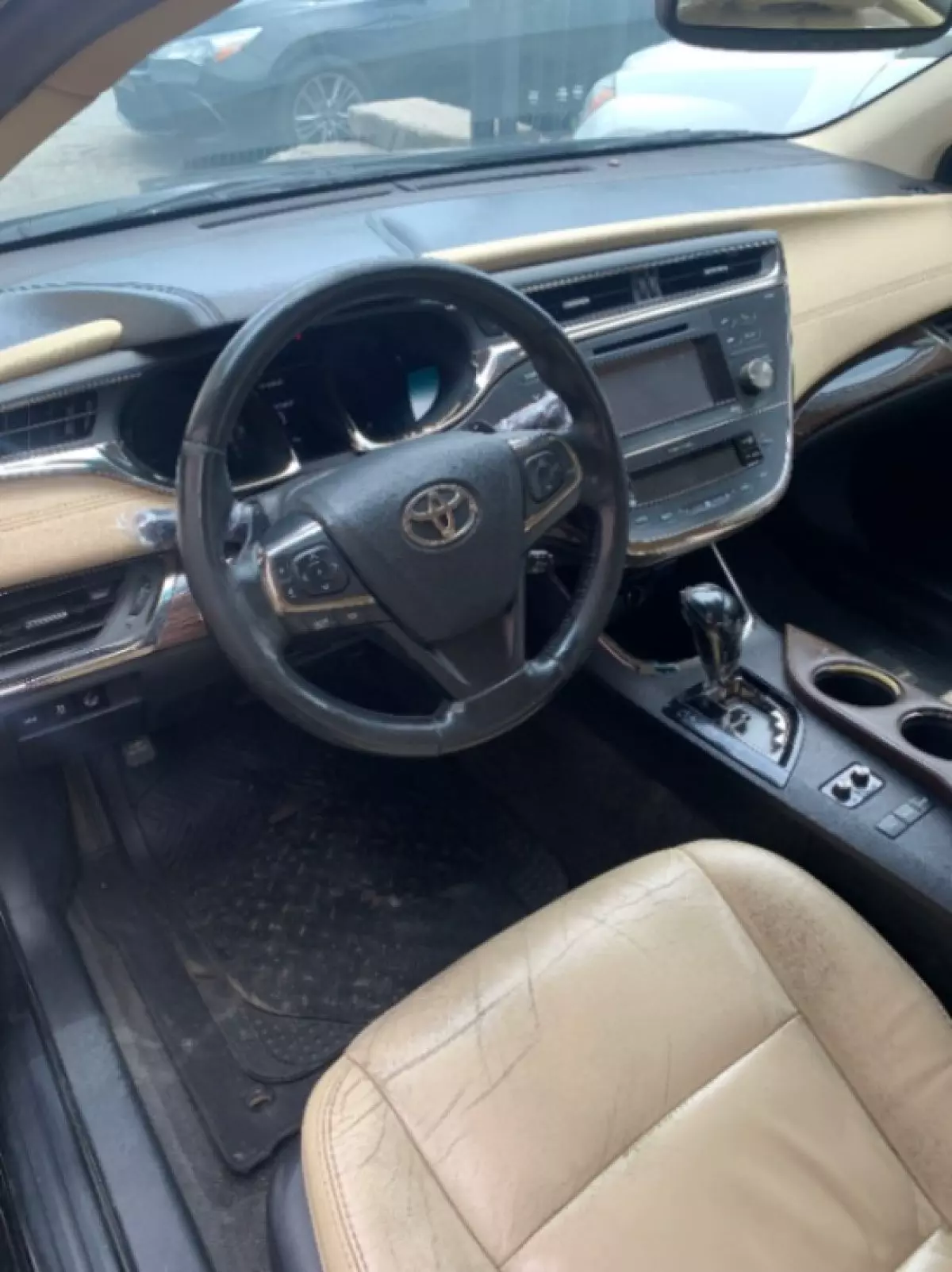 interiorFront