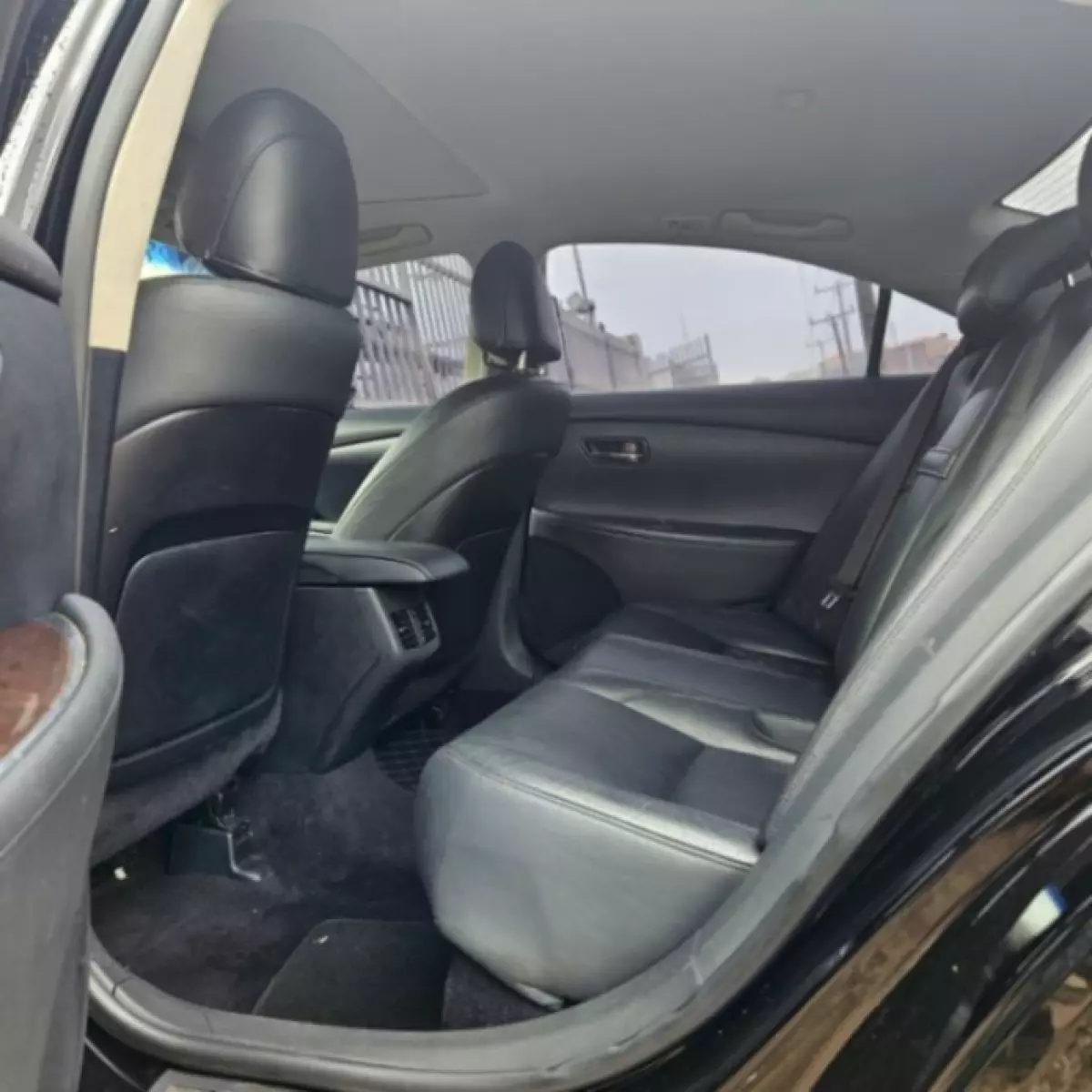 interiorBack