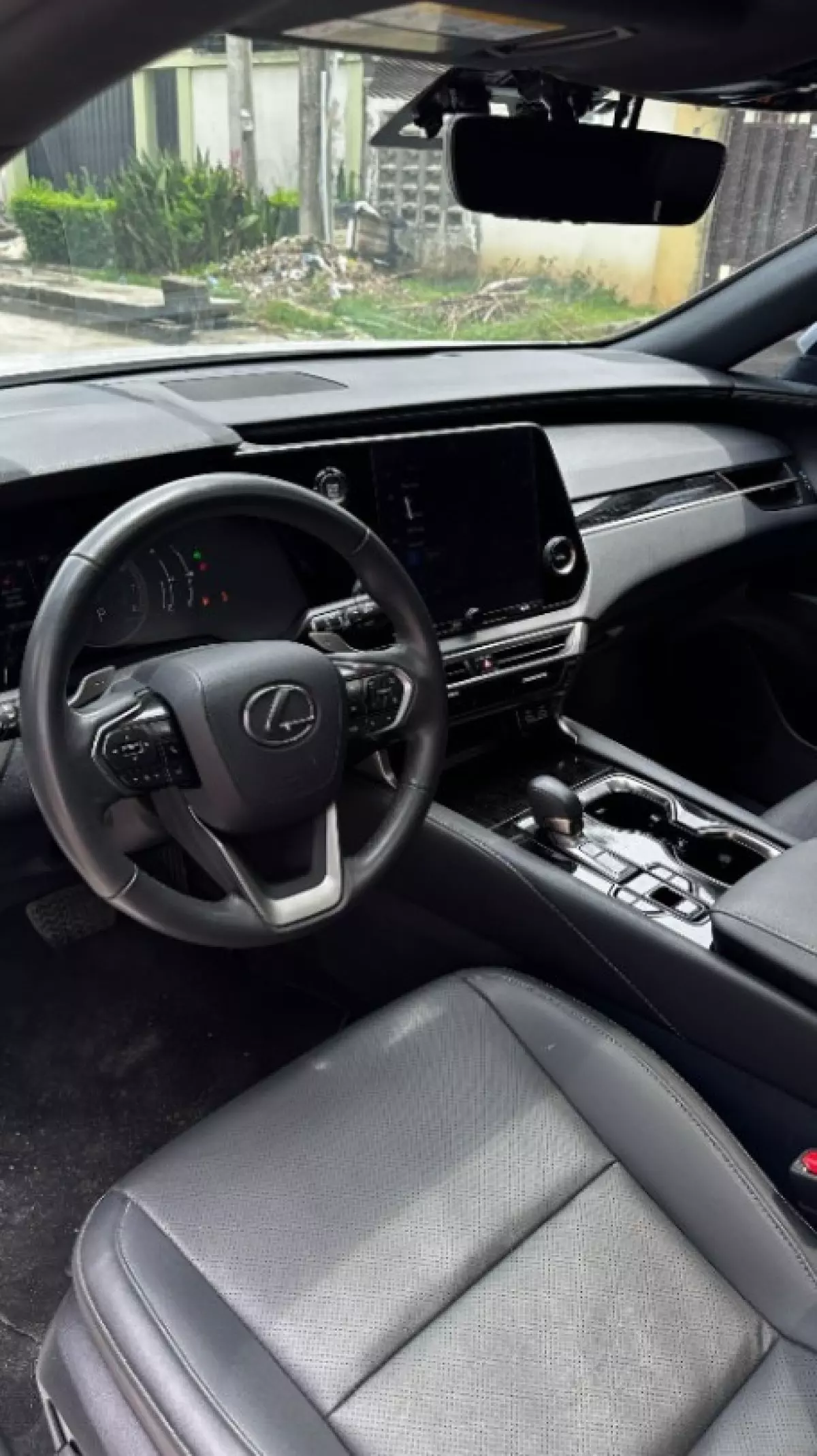 interiorFront